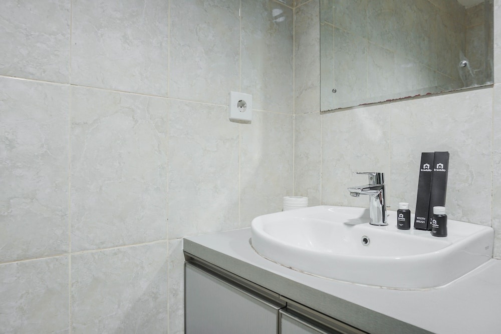 Beautiful Studio At Tamansari The Hive Apartment