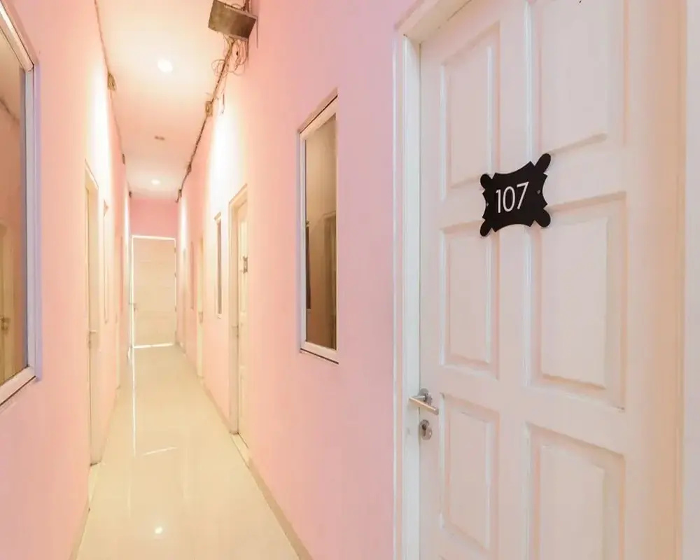 Photo - Reddoorz Near Stasiun Palmerah