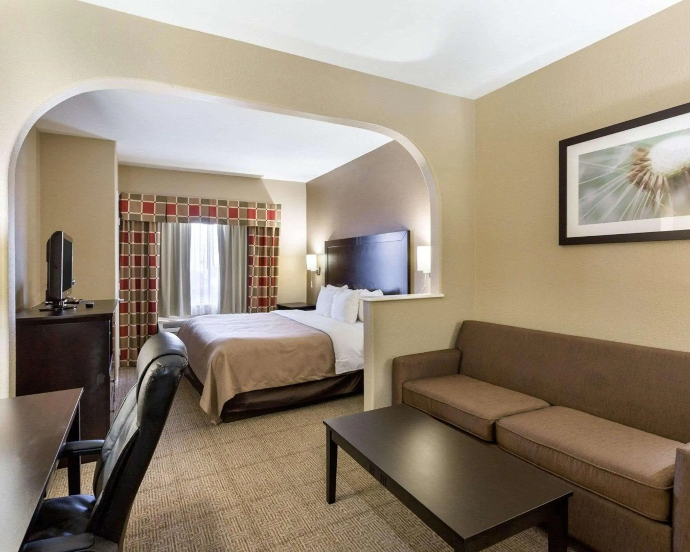 Photo - Quality Suites Houston NW Cy-Fair