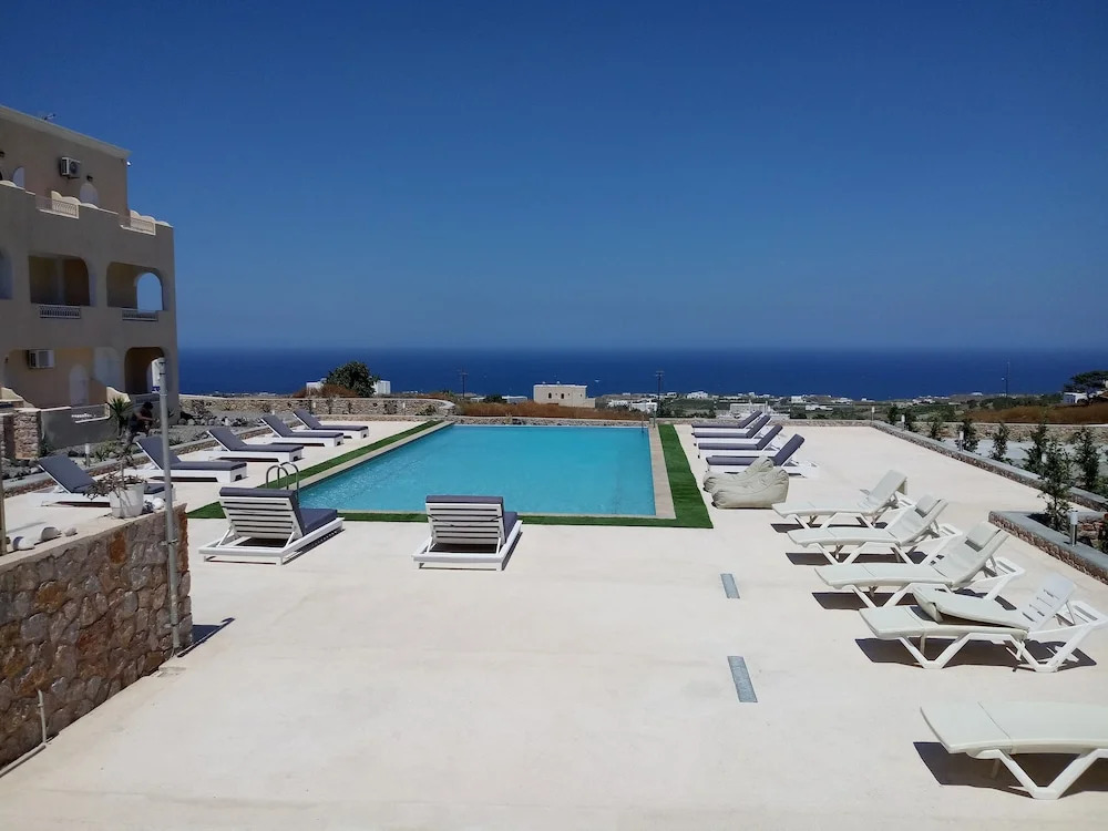 Photo - fira blue horizon