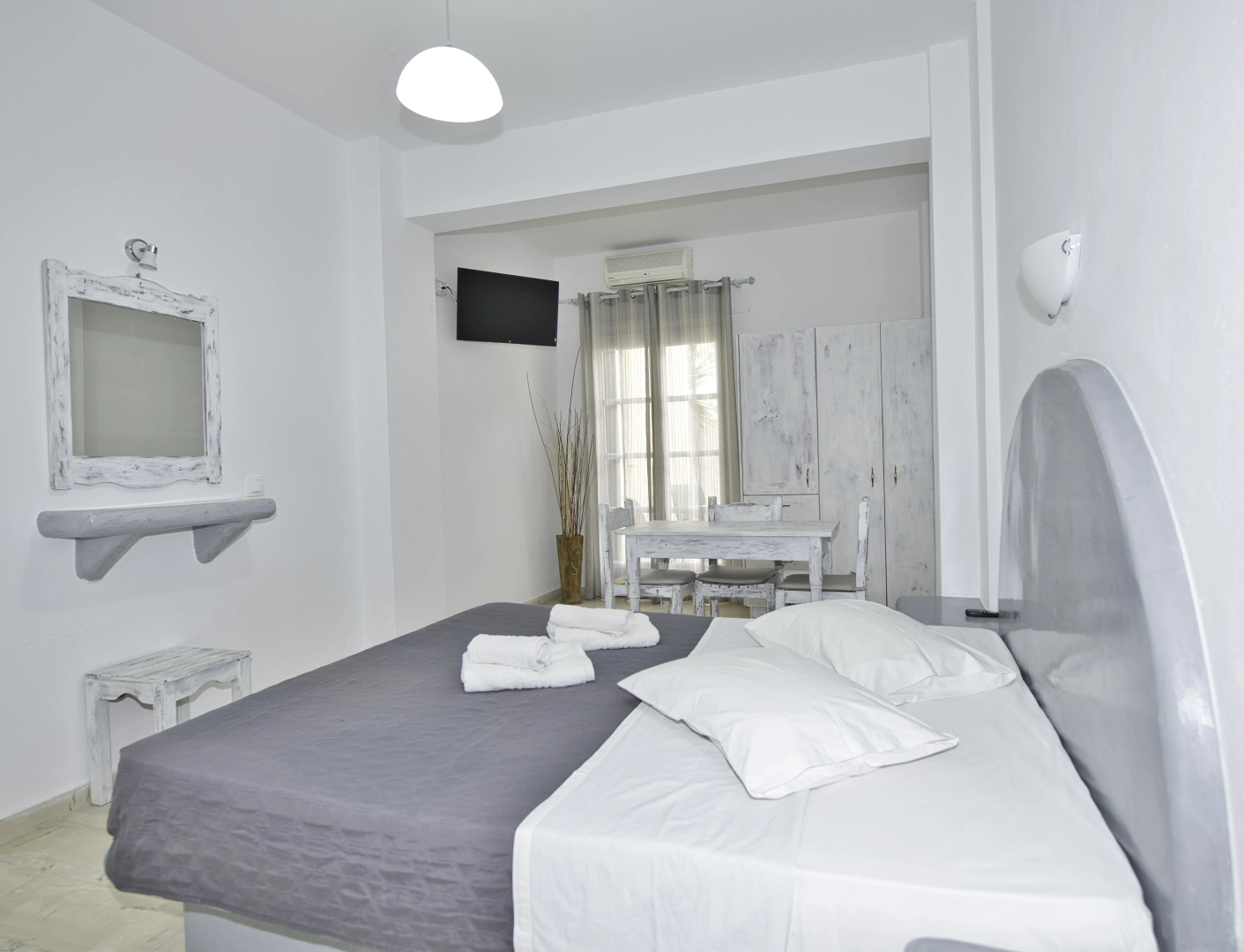 Photo - Ira Apartments