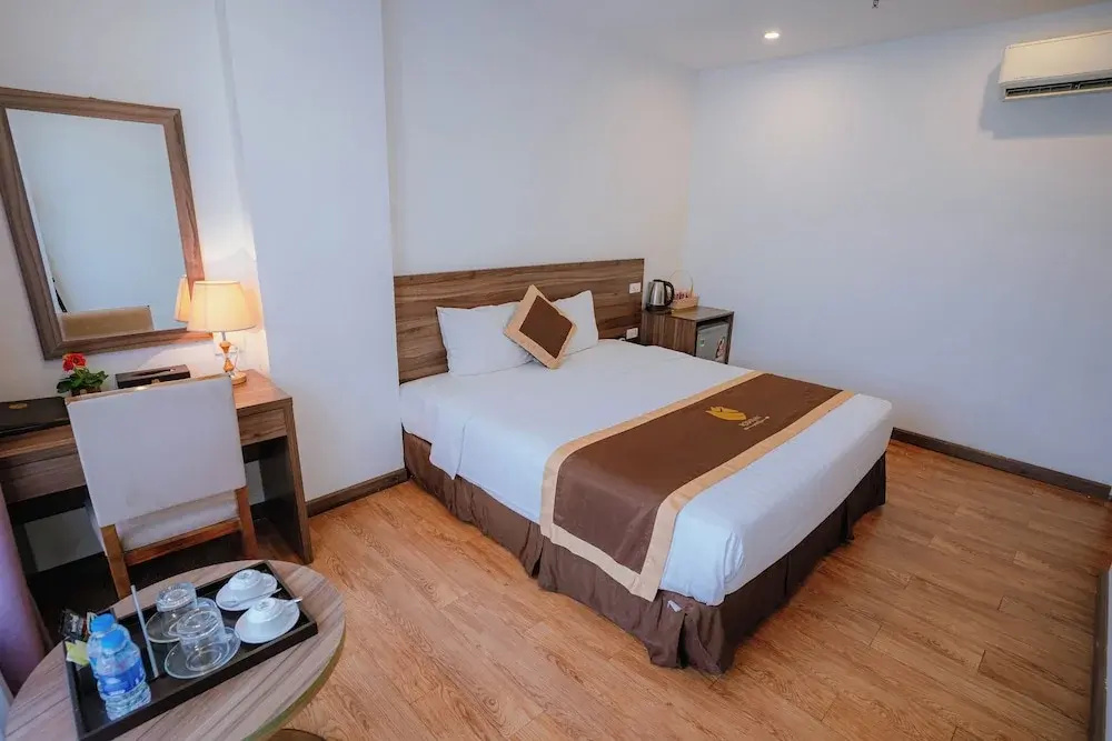 Photo - A89 Rosarian Hotel