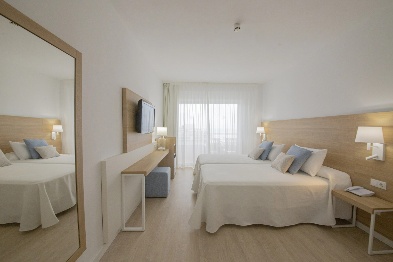 Photo - Hotel Cala Font