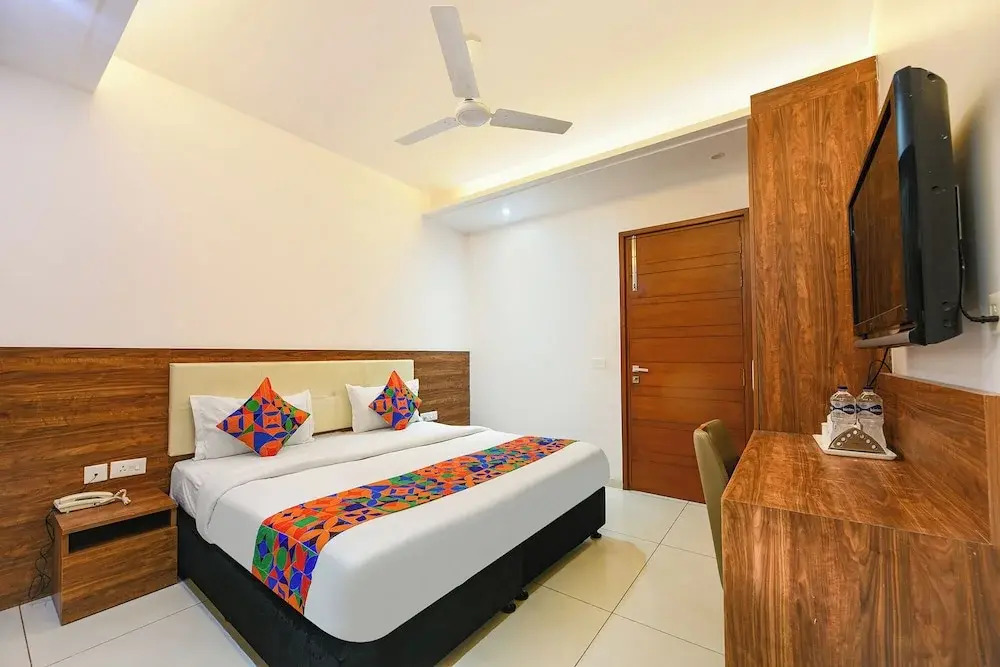 Foto - FabHotel Silver Oak BnB - Nr Yashobhoomi Convention Centre