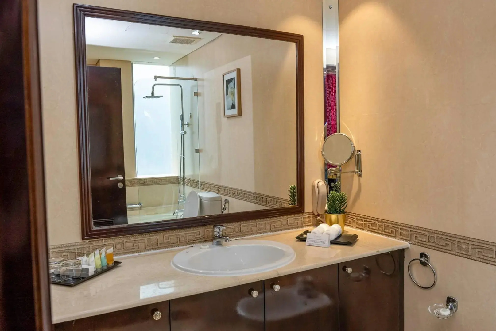 Photo - Saraya Corniche Hotel