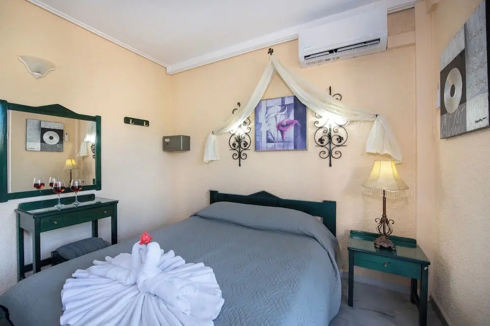 Photo - Castle Suites Hotel