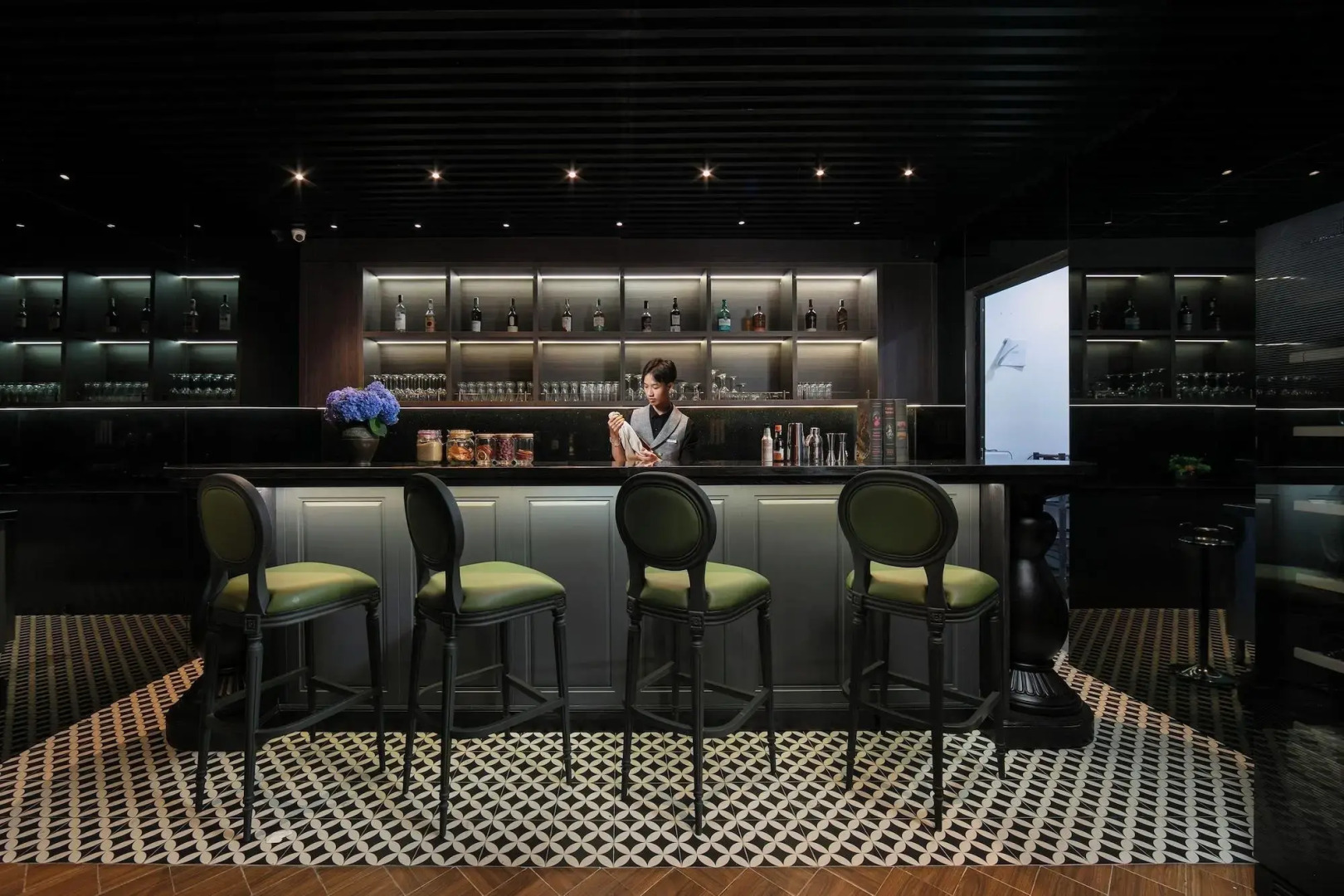 Photo - MAY DE VILLE Crown Hotel