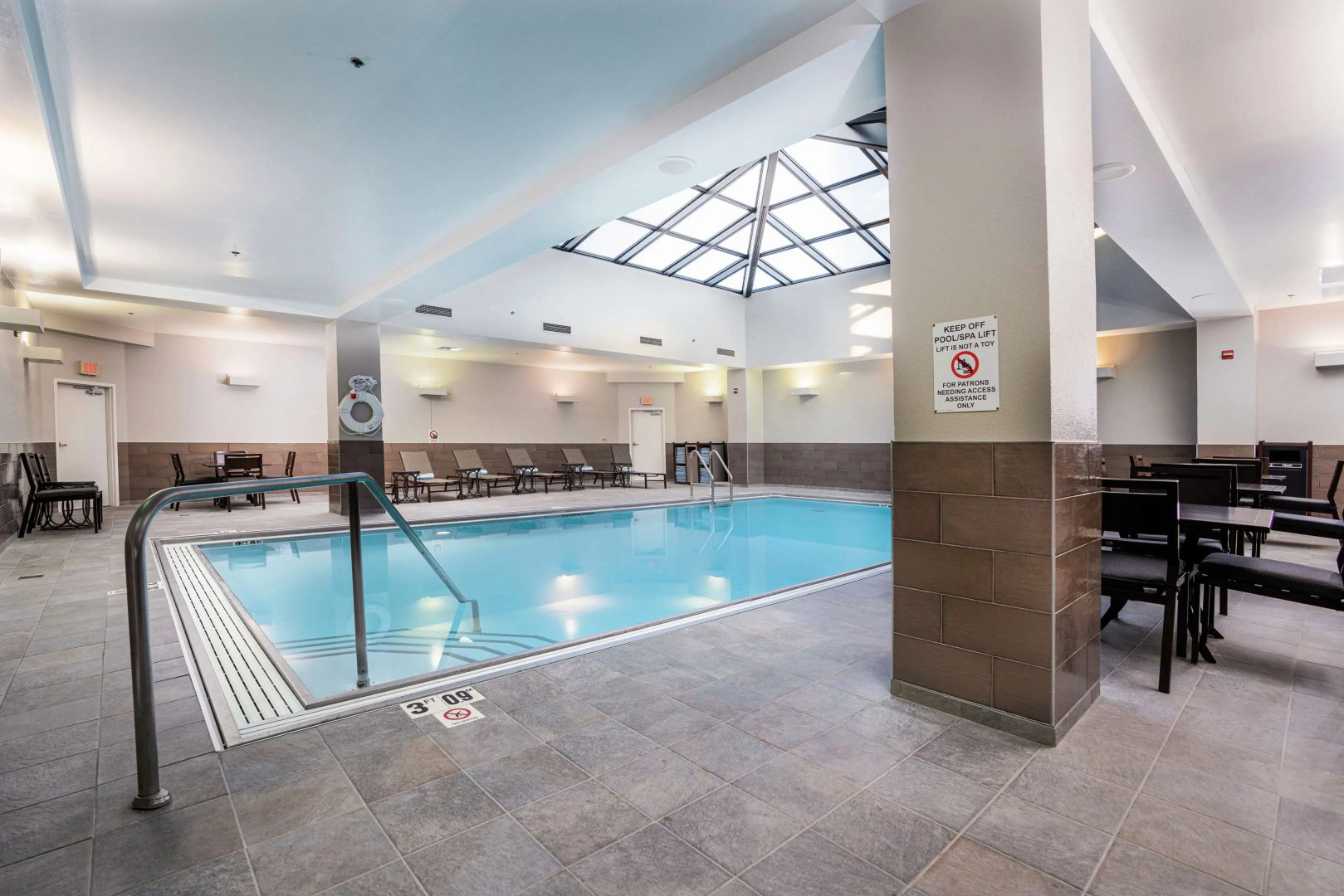 Photo - Hilton Indianapolis Hotel & Suites