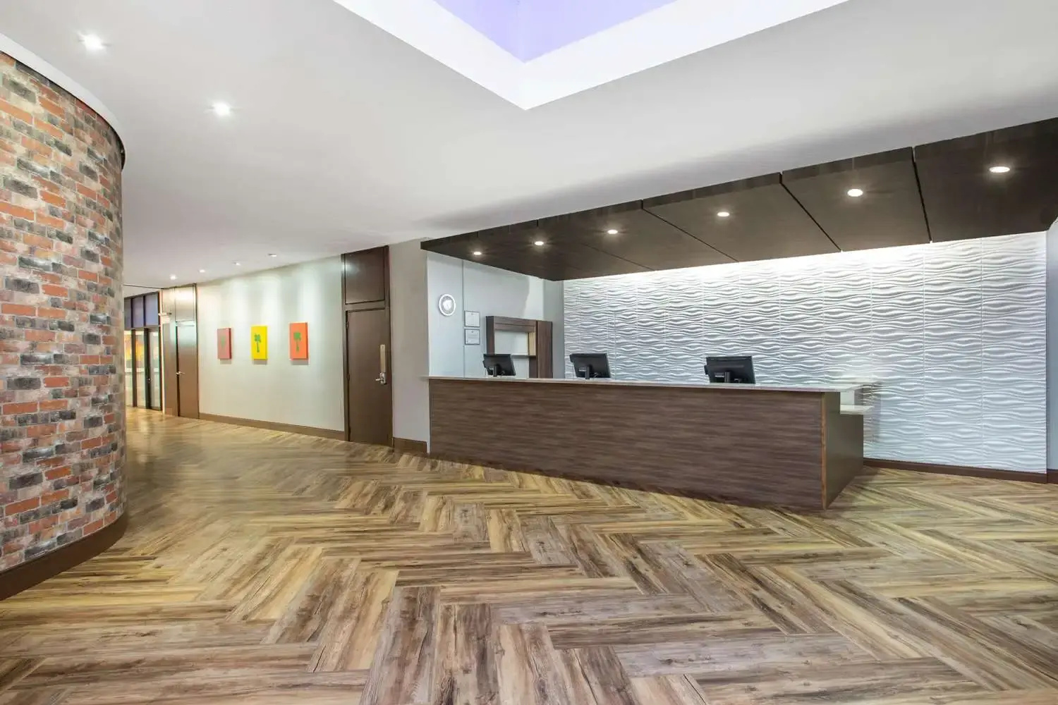 Photo - Ramada by Wyndham Tampa Airport Westshore