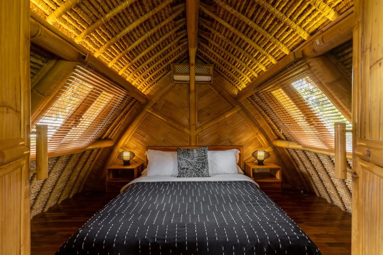 Foto - Samanvaya - Adults Only