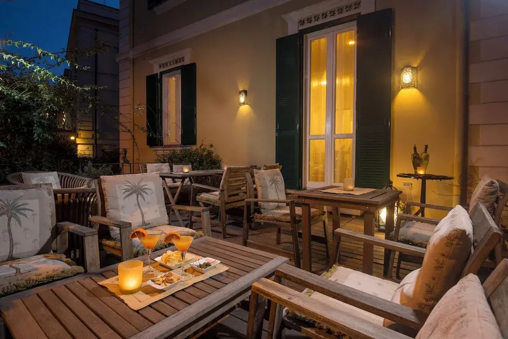 Photo - Palm Gallery Hotel