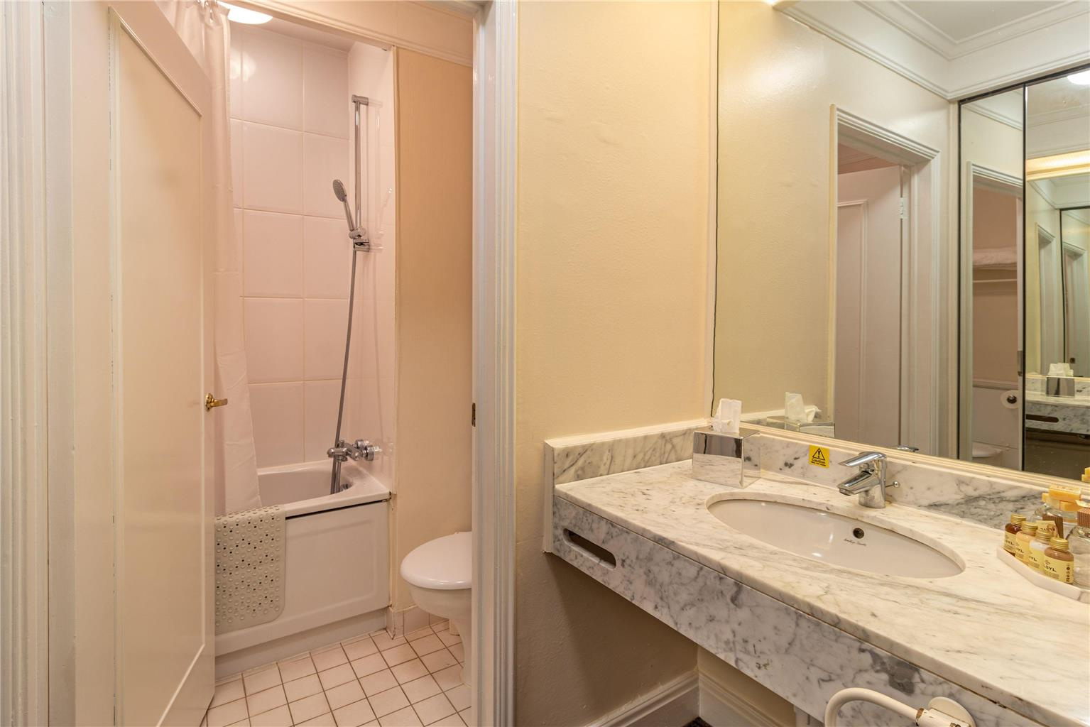 Photo - Bromsgrove Hotel