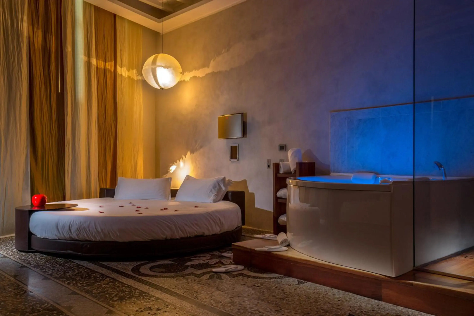 Photo - SuiteSistina for Brave Lovers