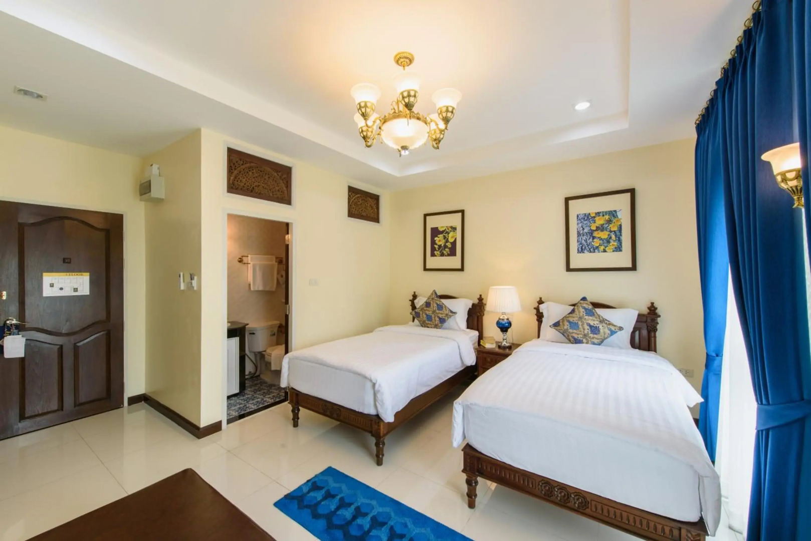 Foto - The Velvet Orchid