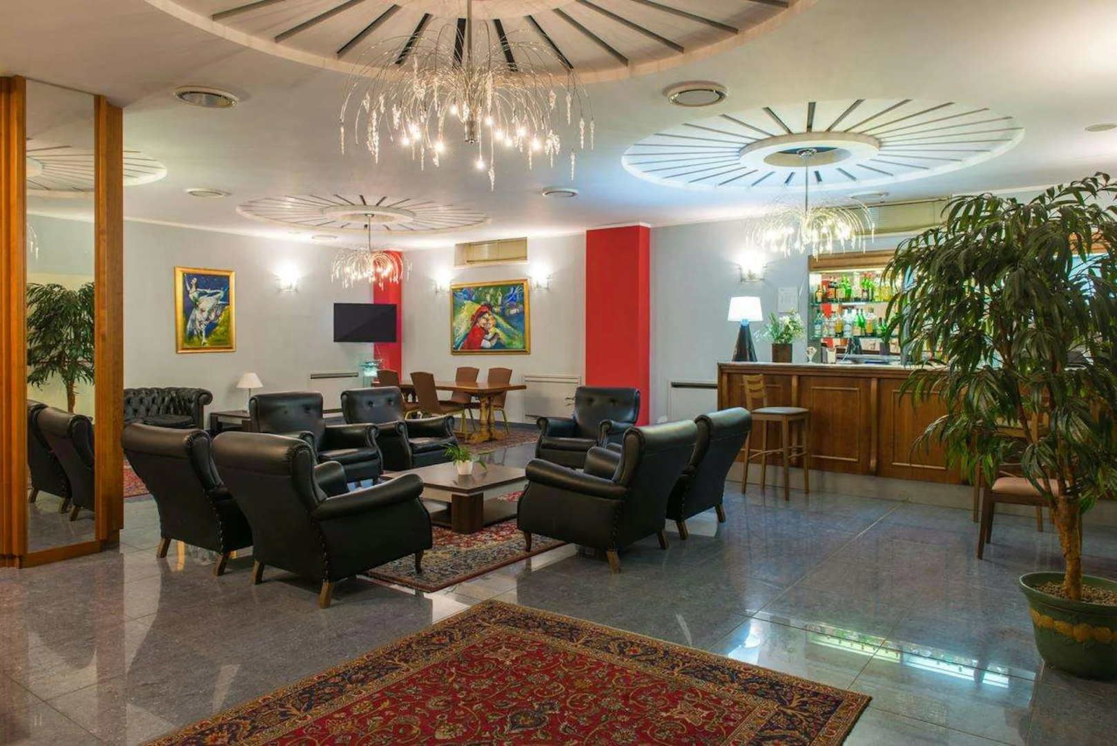Photo - Royal Hotel