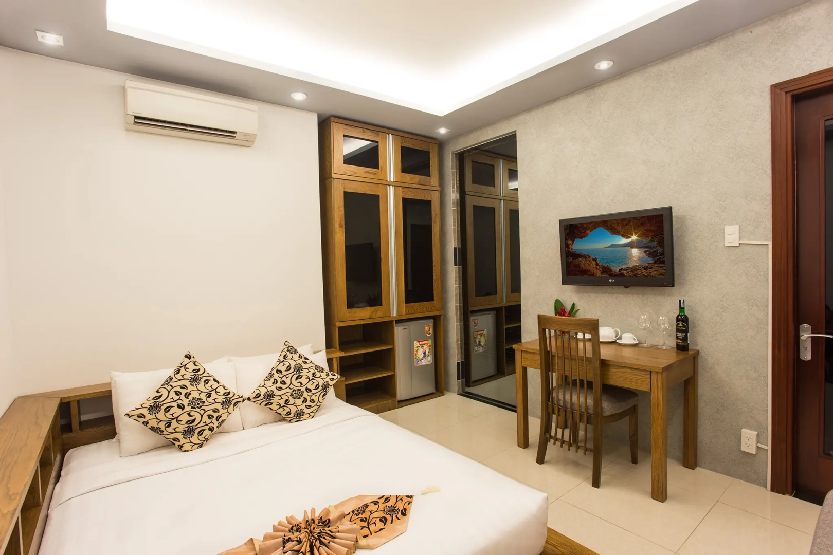 Photo - Valentine Hotel