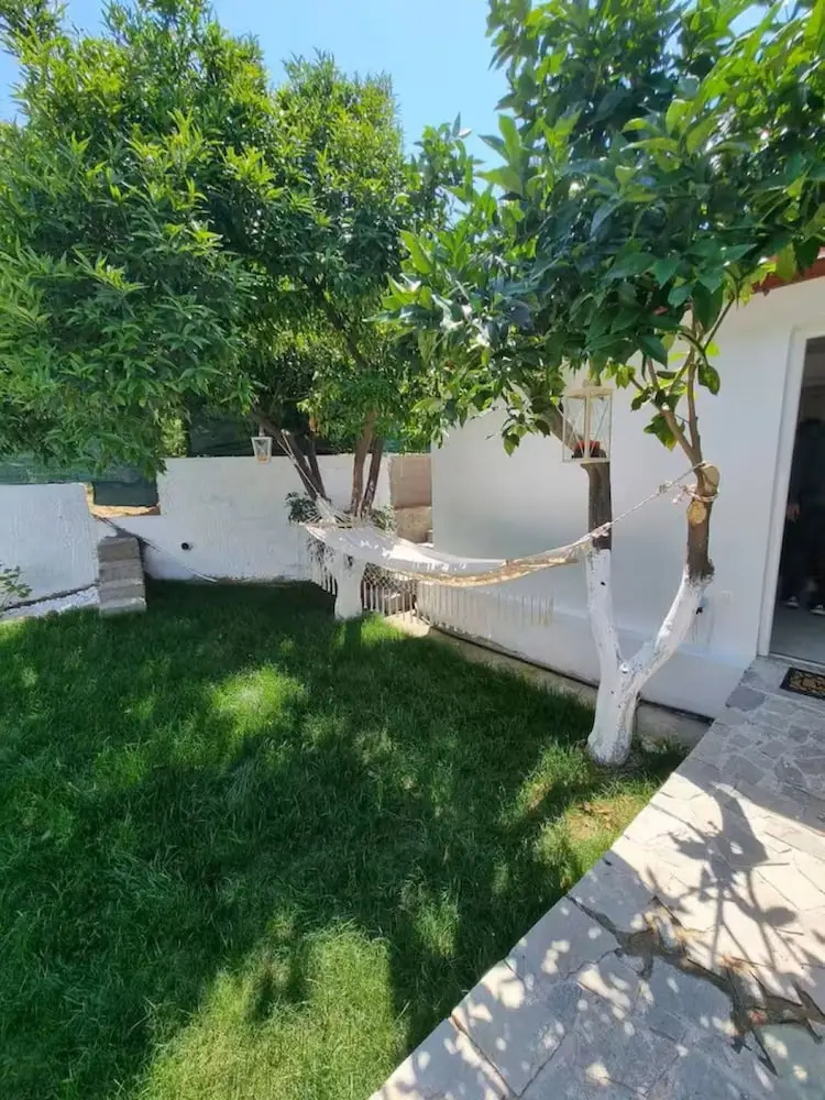 The Garden House in Paradisi