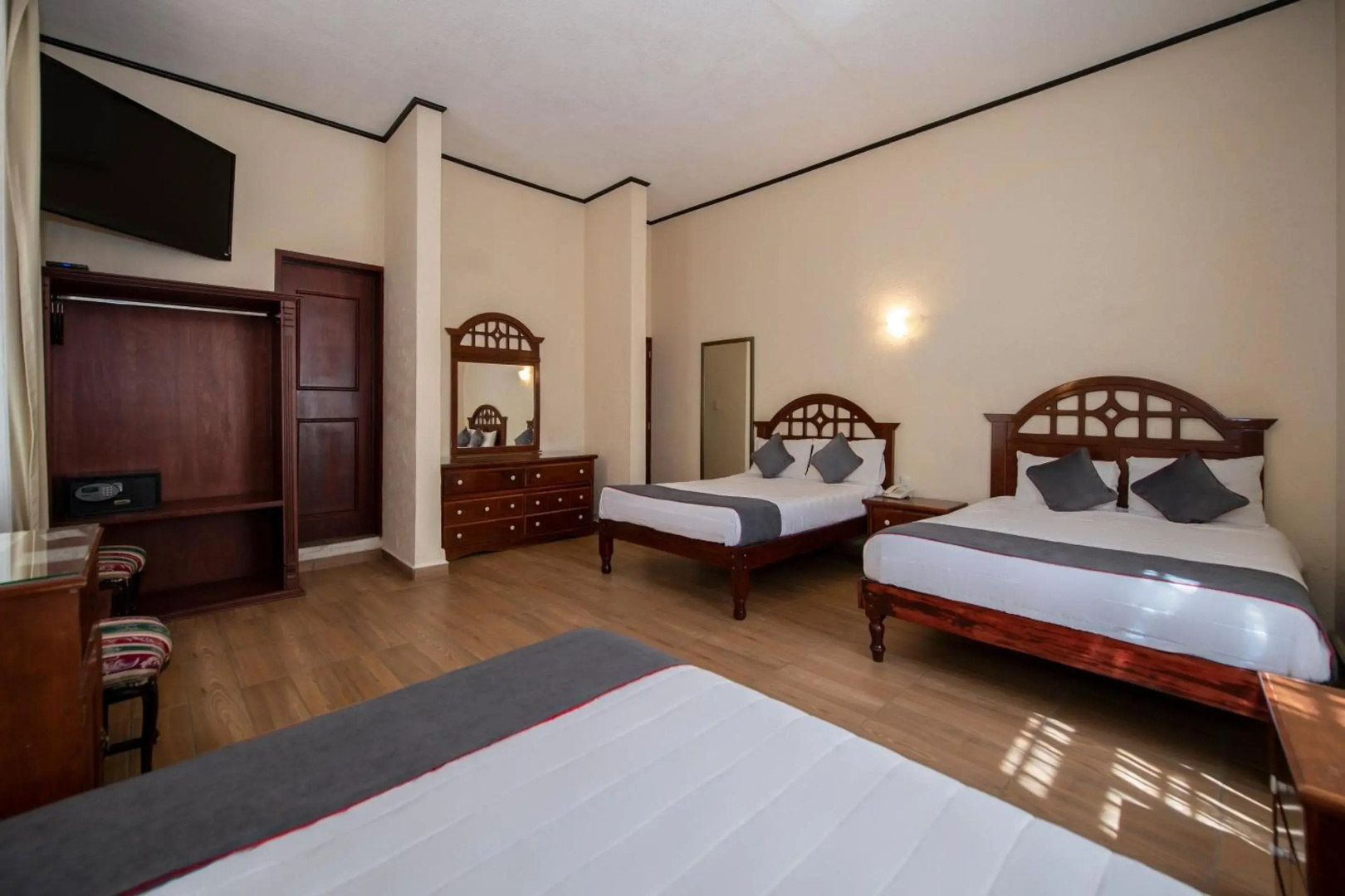 Photo - Hotel Senorial