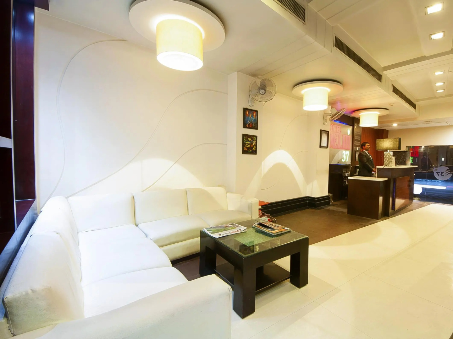 Photo - Hotel Delhi 37