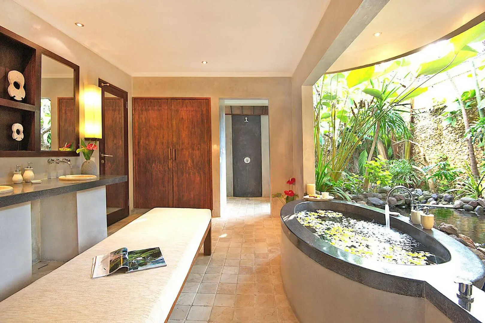 Photo - Villa Kori Bali Kubu, 9 people maximum, close to Seminyak Beach