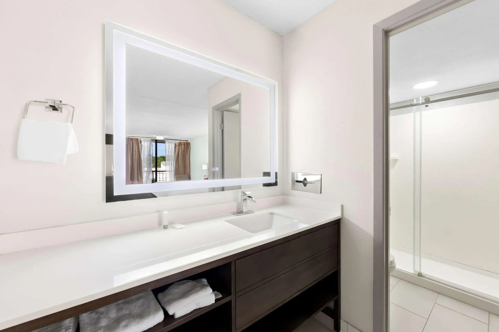 Photo - Clarion Inn & Suites near the Leconte Center Pigeon Forge