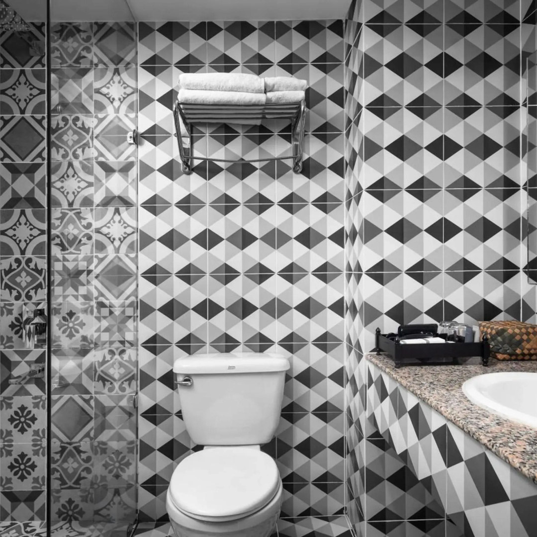 Photo - Pacific Hotel, Phnom Penh