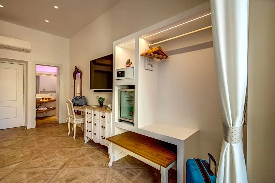 Photo - Sorrento Square Suites