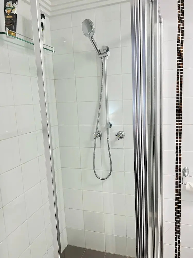 Photo - Sunny Rooms Mascot