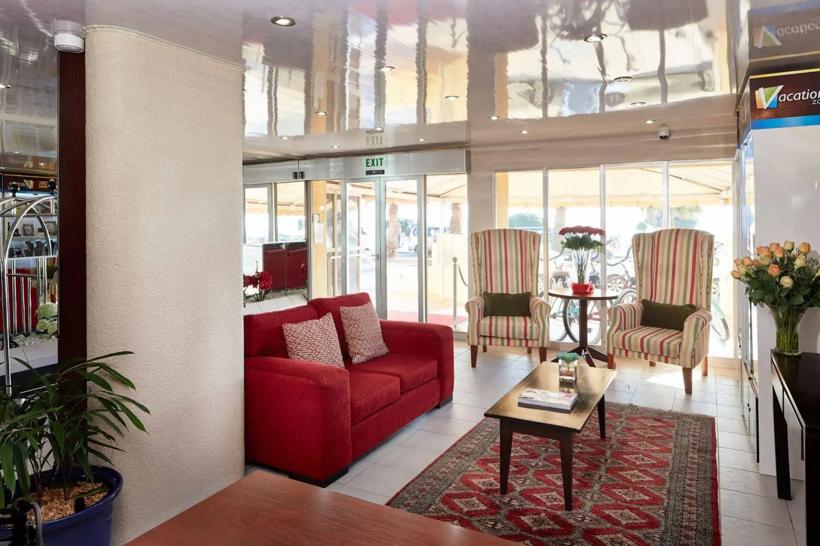 Foto - First Group Riviera Suites