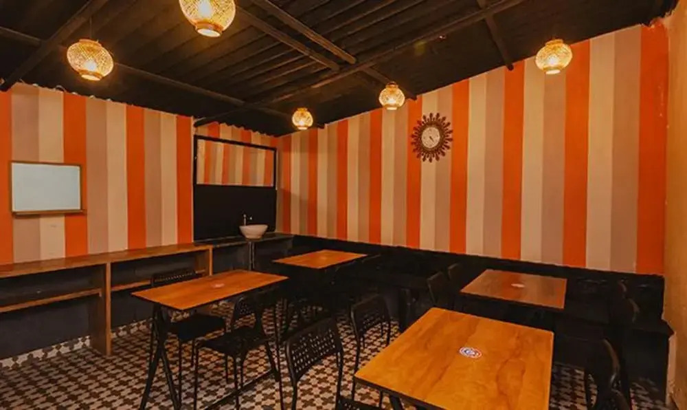 Photo - FabHotel Airport Palace - Nr Mumbai International Airport