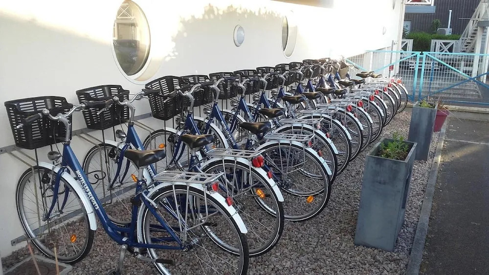 Foto - Contact hôtel - Hôtel Les Bleuets & SPA