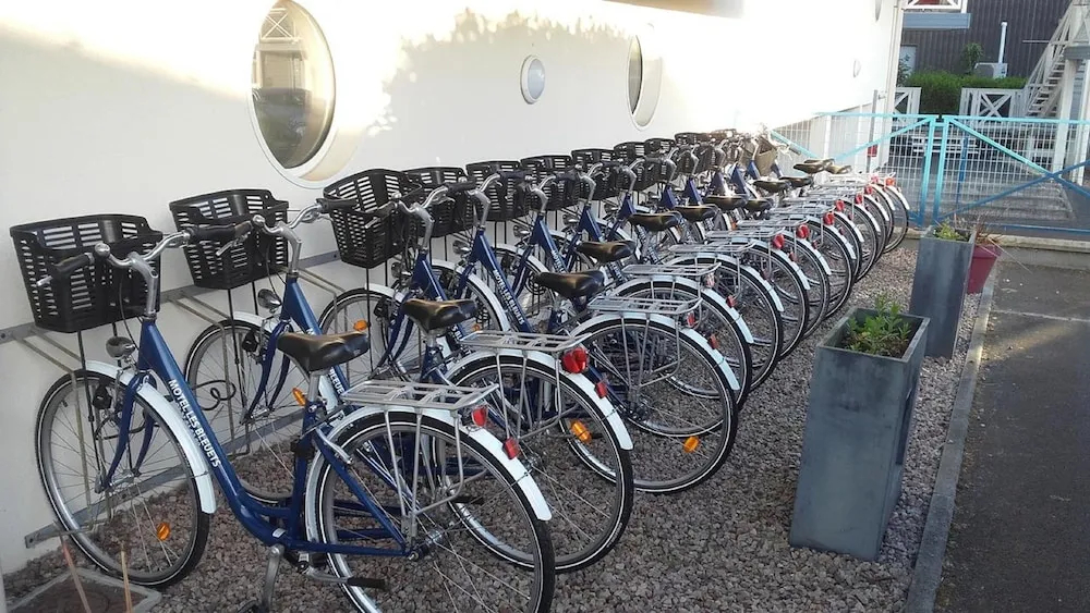 Photo - Contact hôtel - Hôtel Les Bleuets & SPA