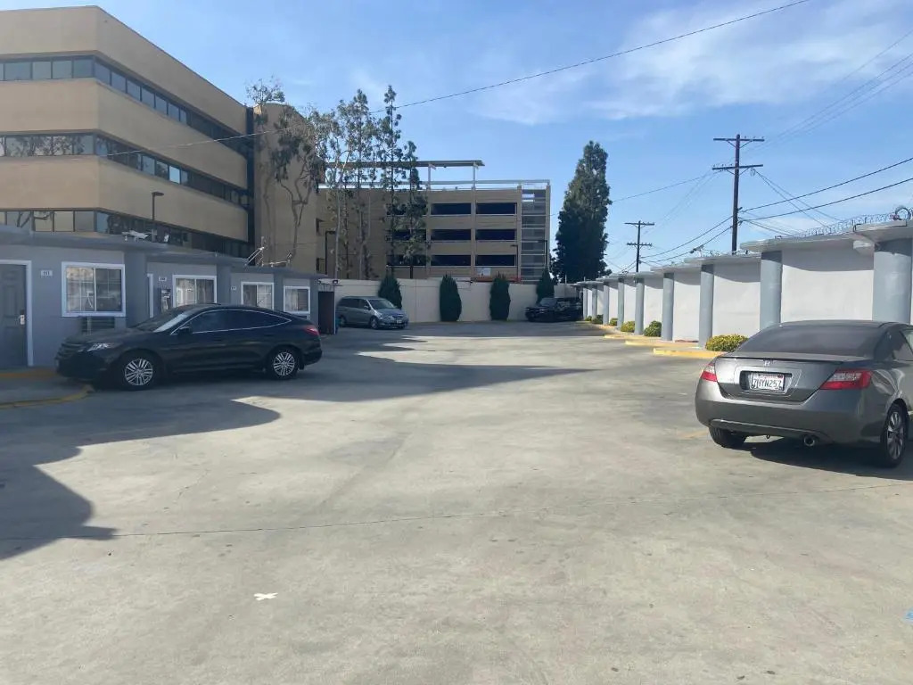 Photo - Seaway Motel