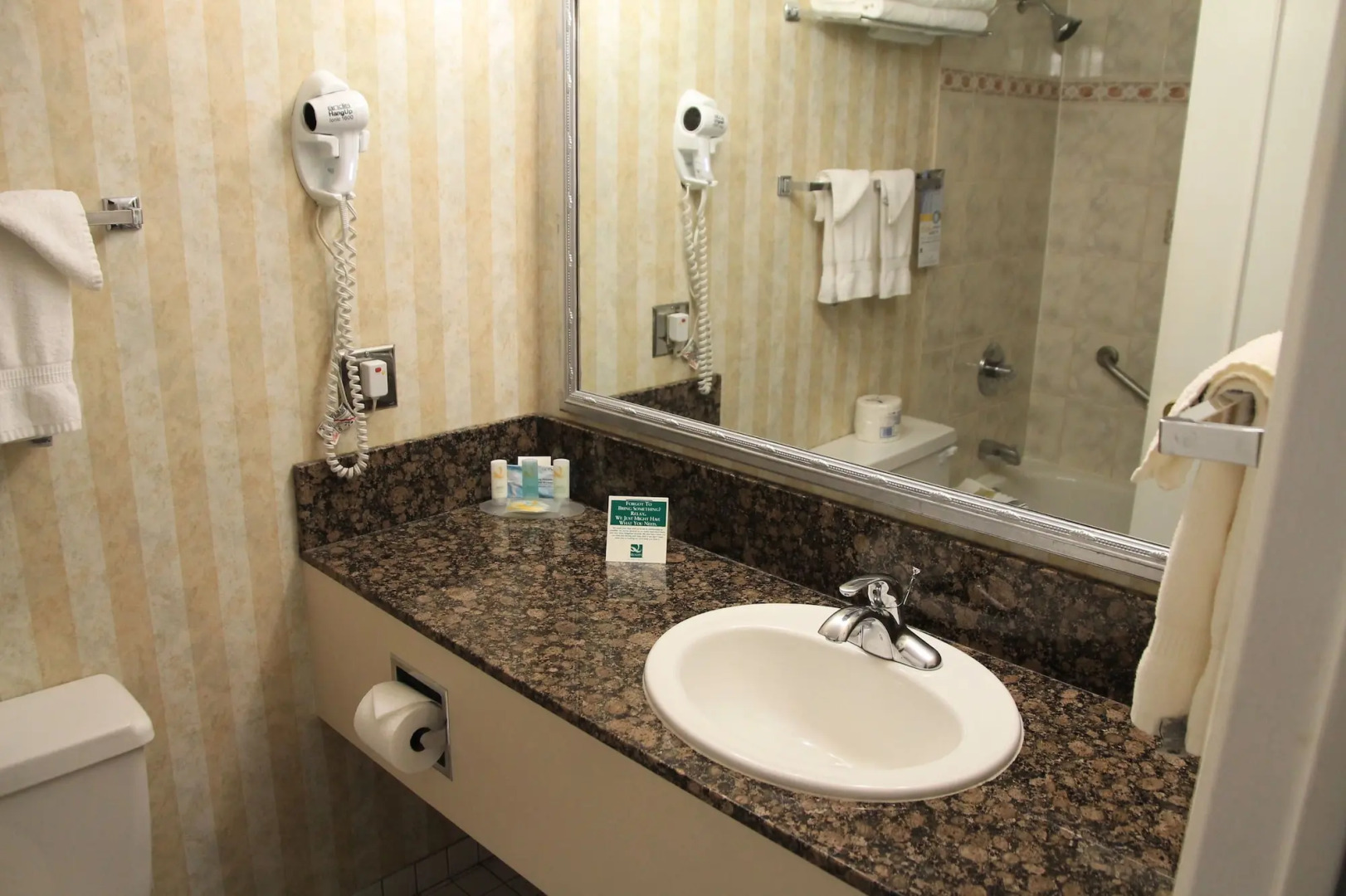 Photo - Quality Inn Downtown Inner Harbour