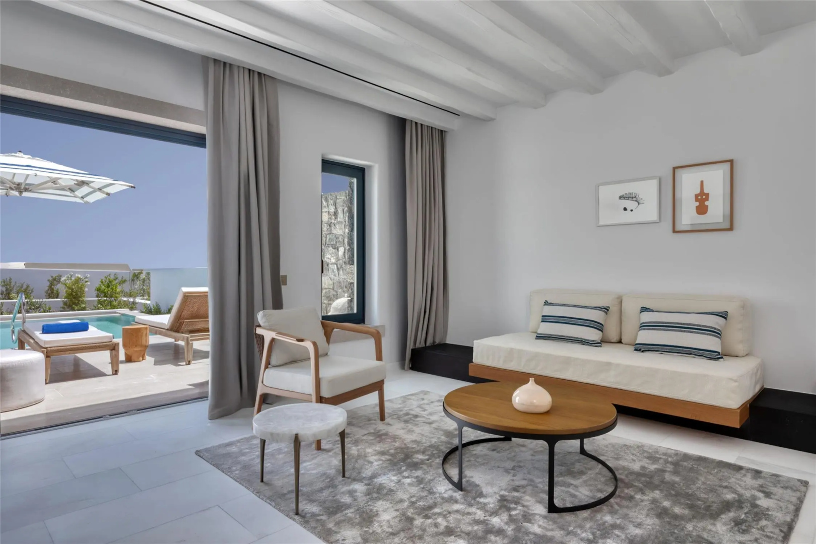 Photo - Sandblu Santorini, LXR Hotels & Resorts