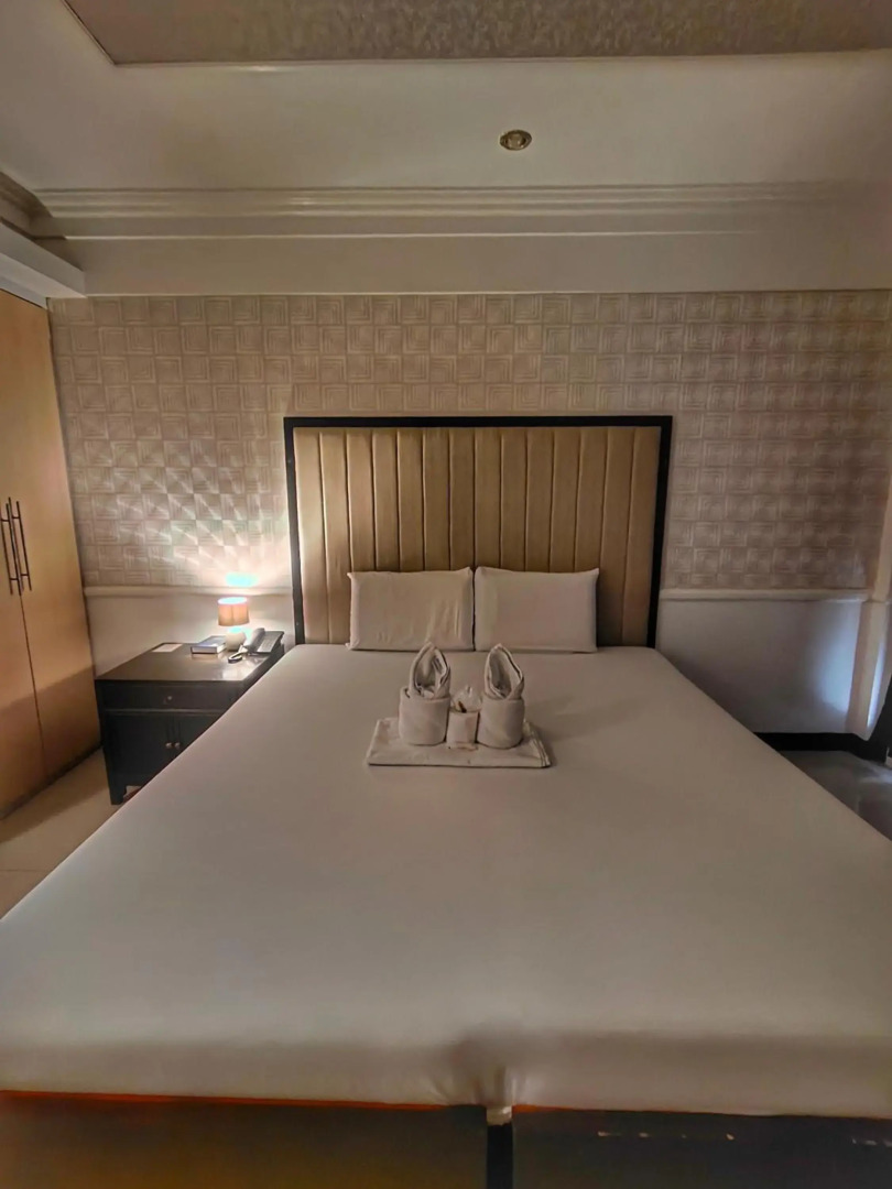 Foto - S and M Hotel Inc.