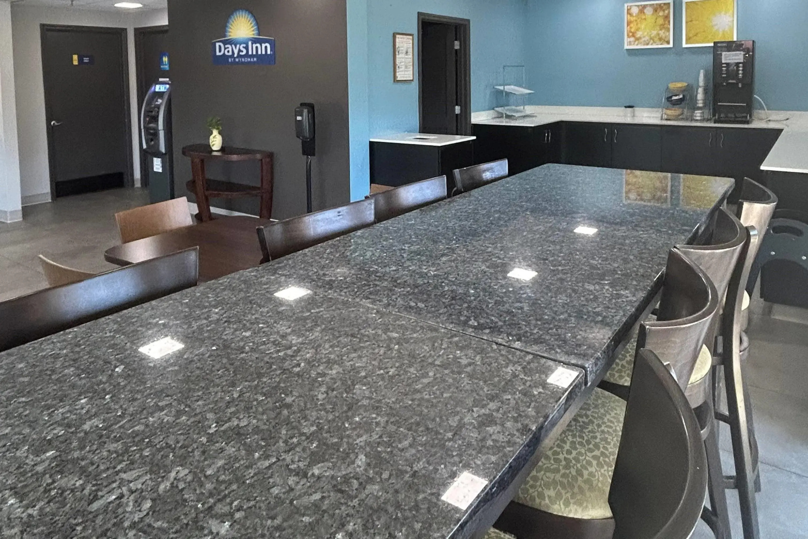 Foto - Days Inn by Wyndham Atlanta Stone Mountain
