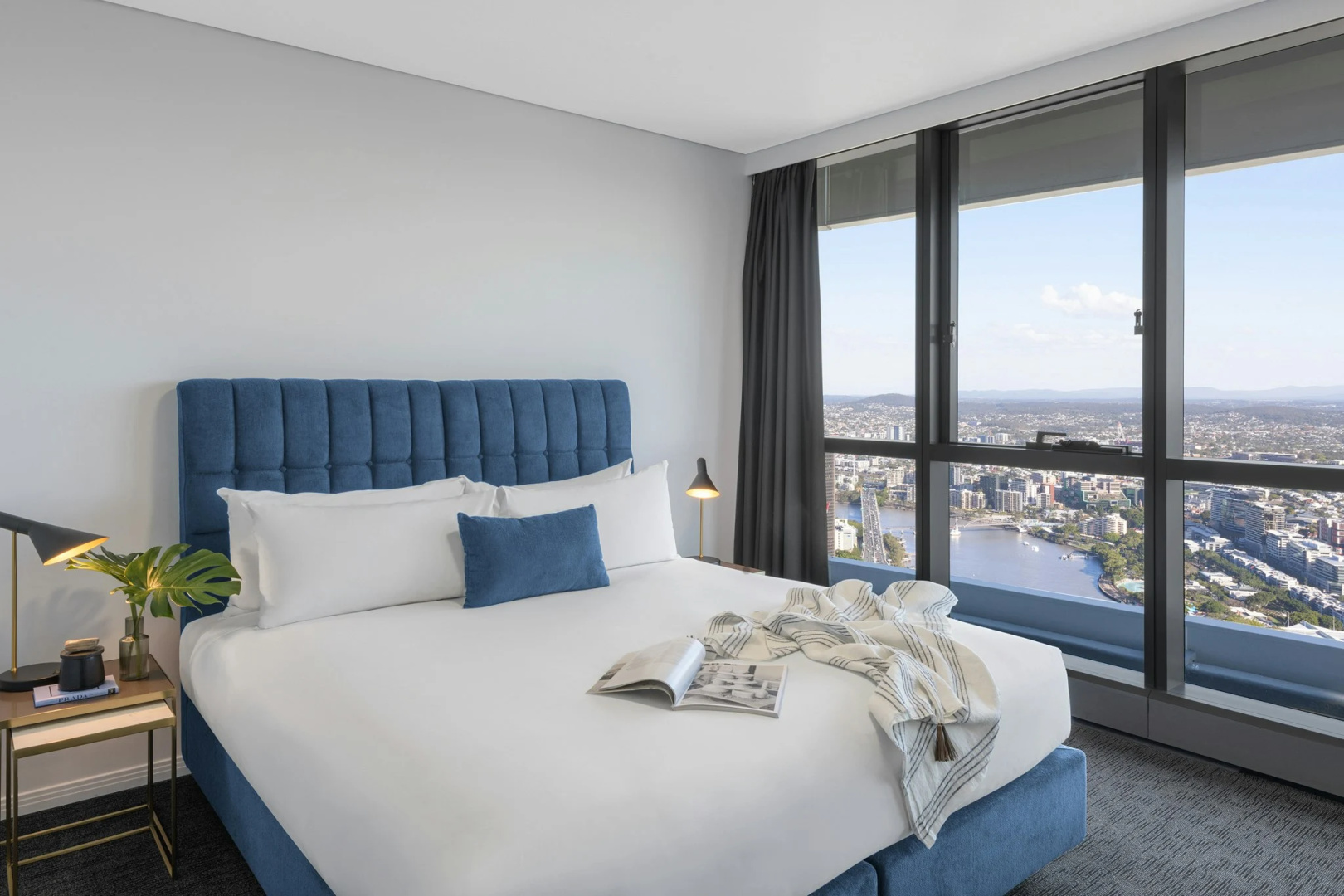 Photo - Meriton Suites Herschel Street, Brisbane