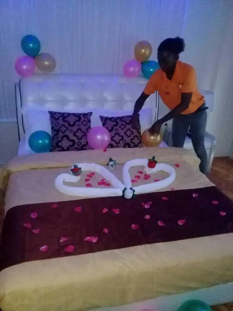 Photo - Riverside Hotel