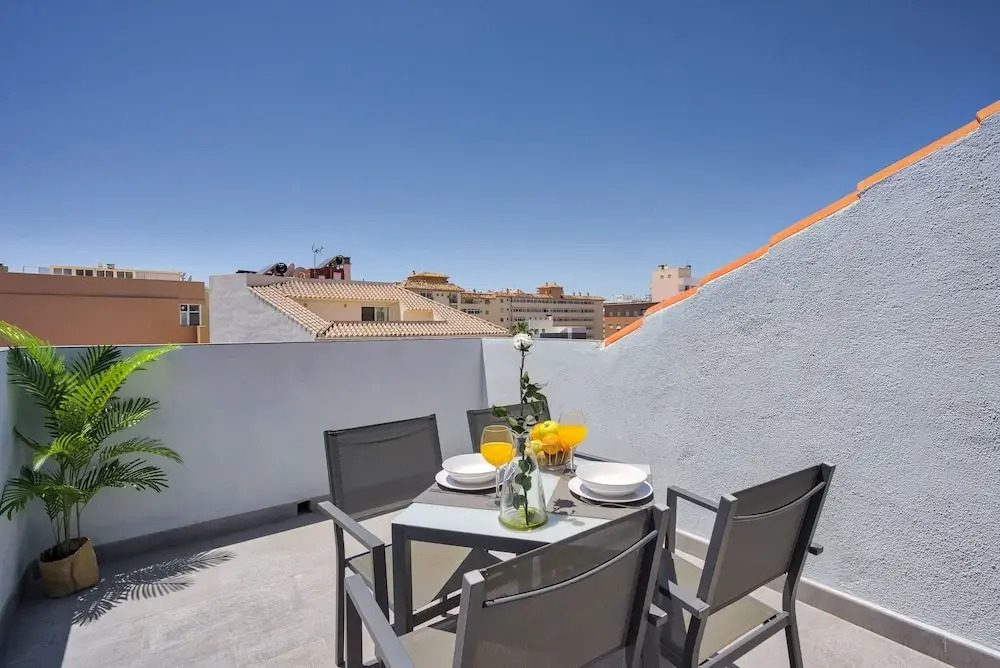 Photo - Sur Suites La Dorada, centricos soleados a pocos metros de la Playa y con Parking Opcional