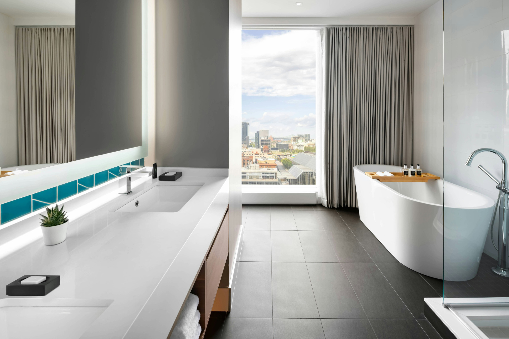 Photo - Humaniti Hotel Montreal, Autograph Collection