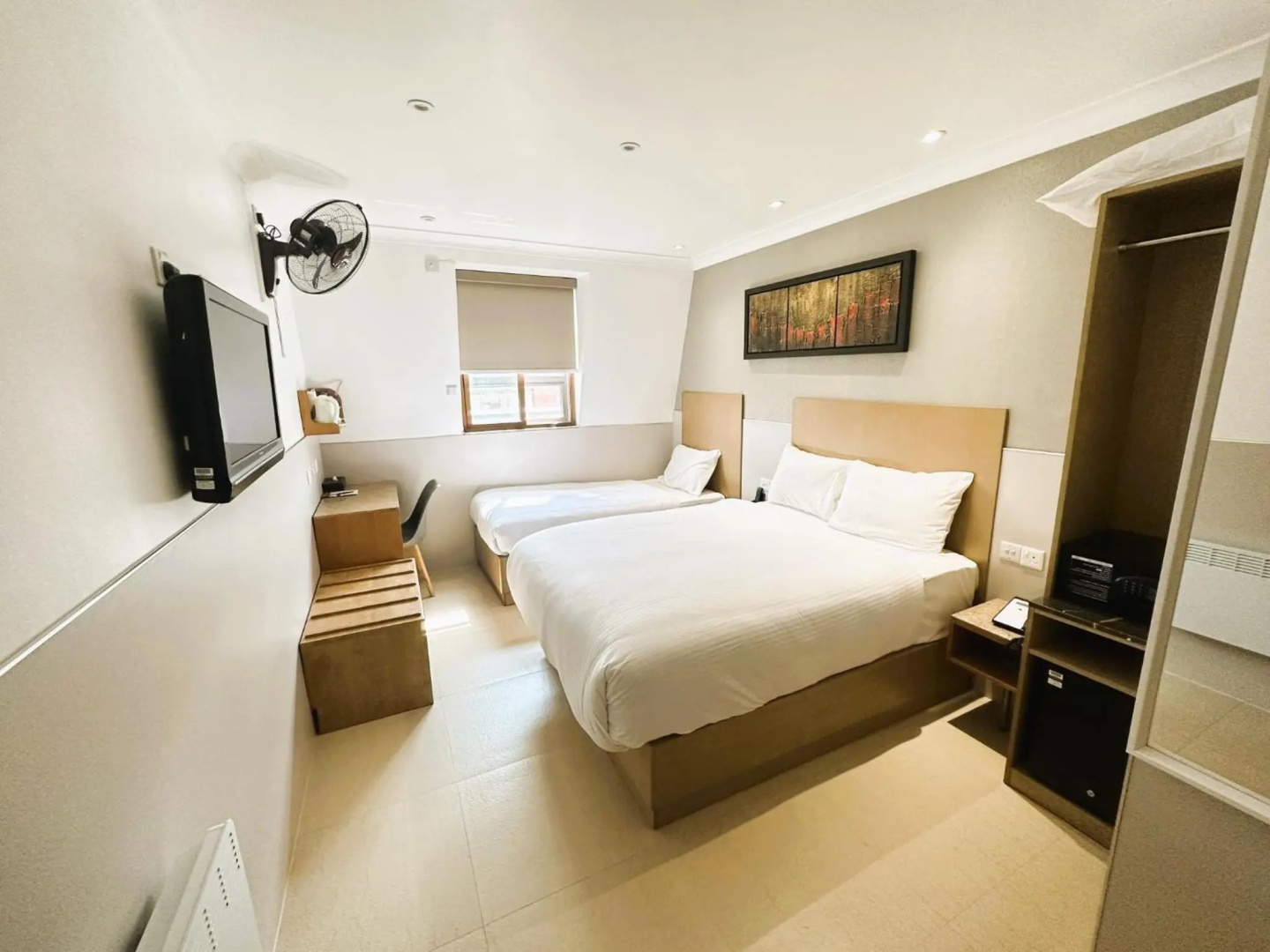 Photo - Eurotraveller Hotel Express