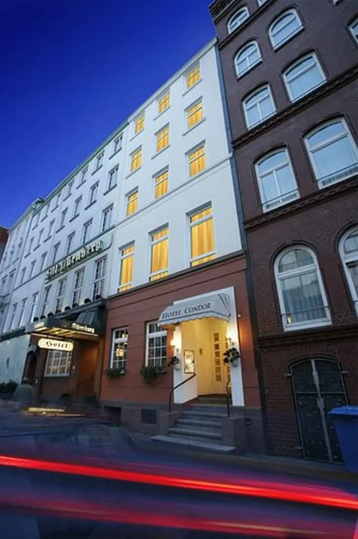 Photo - Hotel Condor