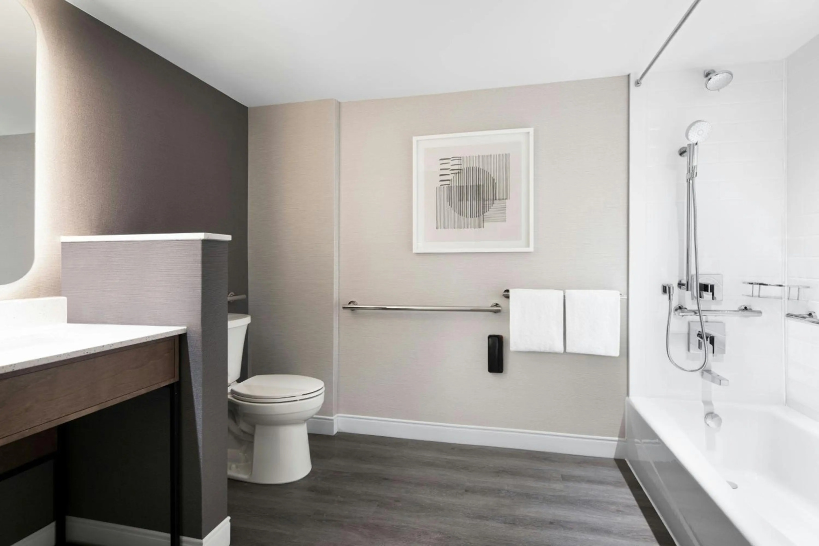 Photo - Courtyard by Marriott Montreal Airport