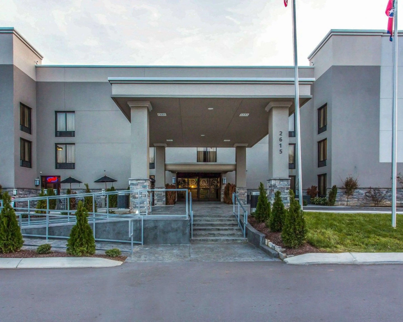 Photo - Quality Suites Nashville Airport