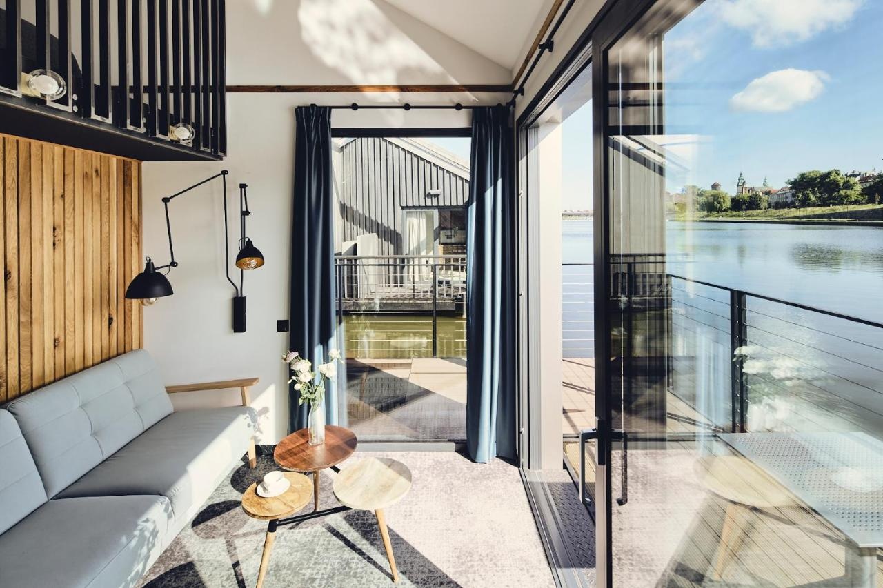 Photo - New Port Hotel