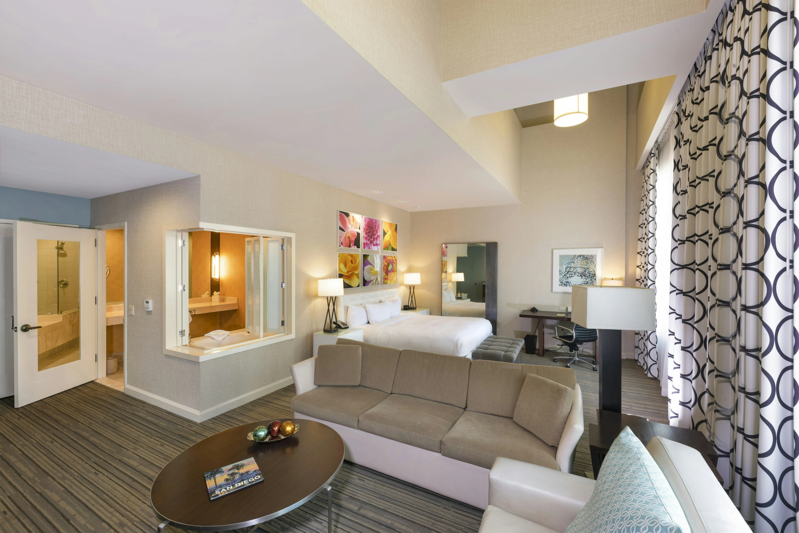 Photo - Hilton San Diego Gaslamp Quarter