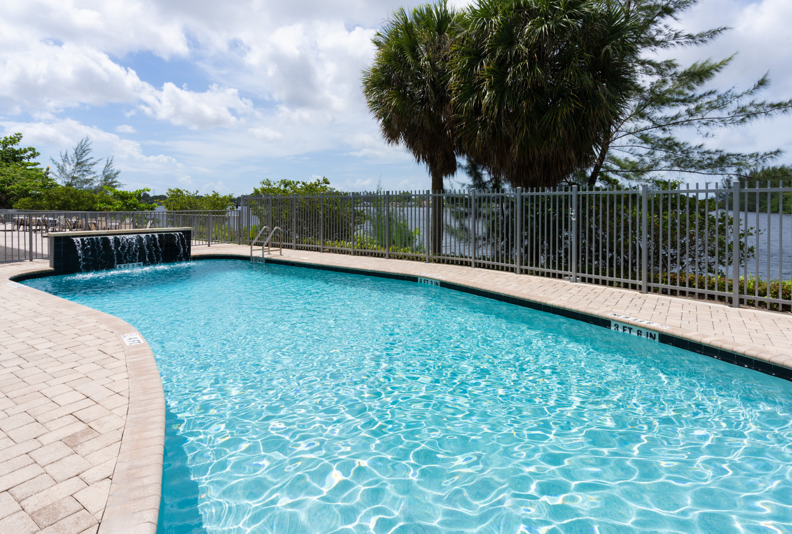 Photo - Holiday Inn Express Miami Airport Blue Lagoon Area by IHG