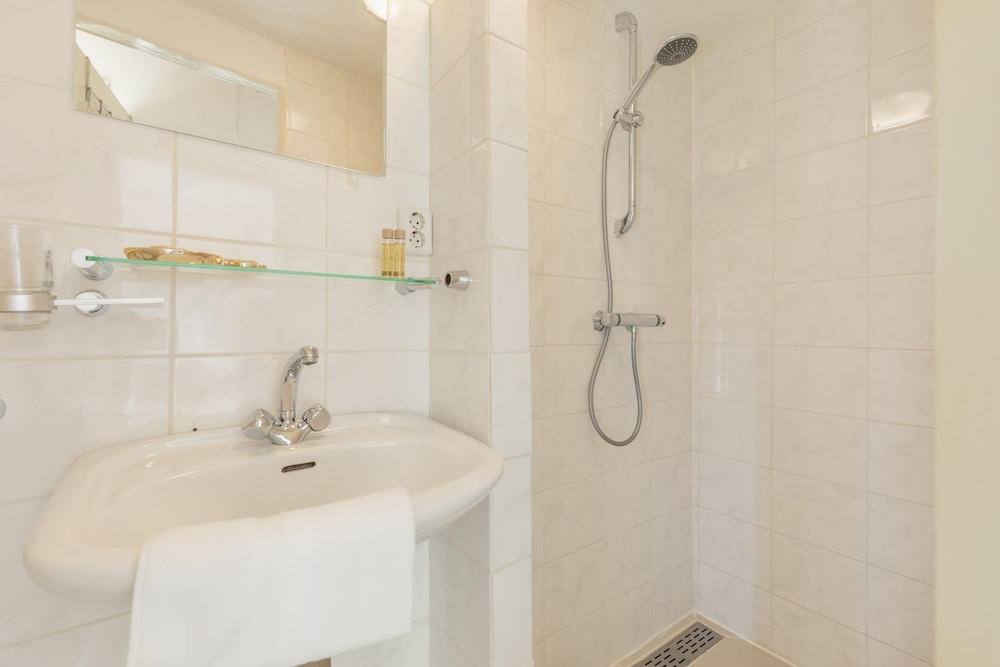 Photo - LOT Hotel