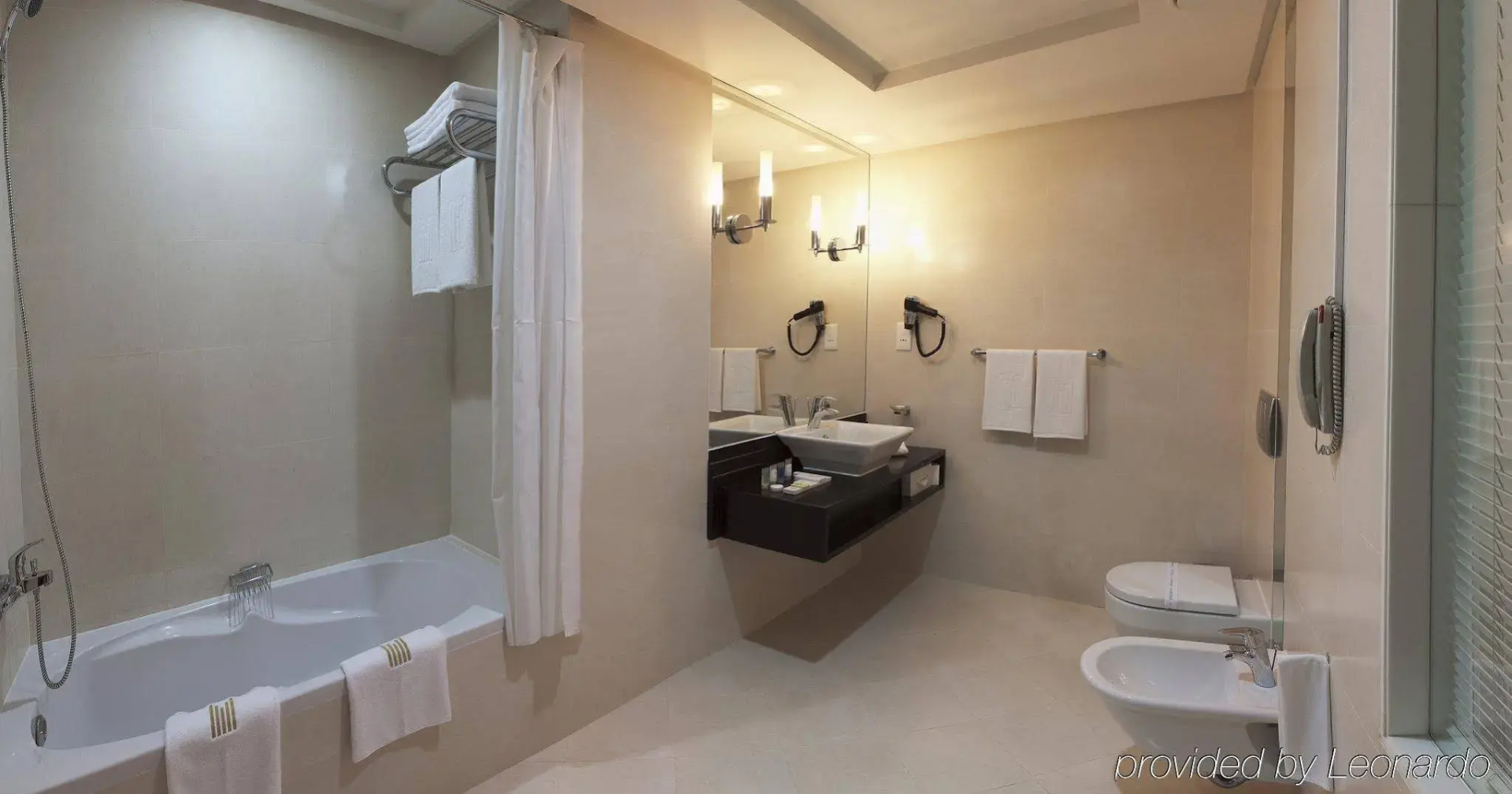 Foto - Kingsgate Hotel by Millennium